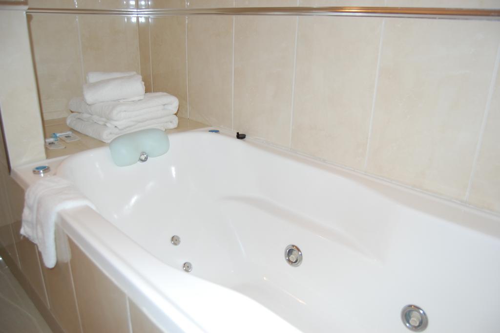 פוארטו מדרין Hotel Gran Madryn מראה חיצוני תמונה