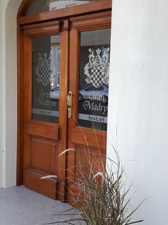 פוארטו מדרין Hotel Gran Madryn מראה חיצוני תמונה